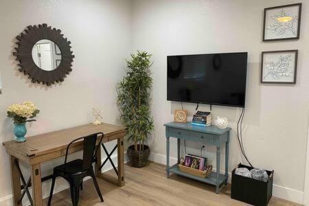 Country Charmer Single Story Cottage Pet Friendly Loomis Экстерьер фото